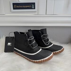 New Women’s Sorel Out N About Leather Waterproof Boot Size 5